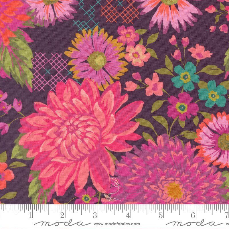 Parlor fabric Happy Blooms, Plum Parlor fabric Happy Blooms, Plum