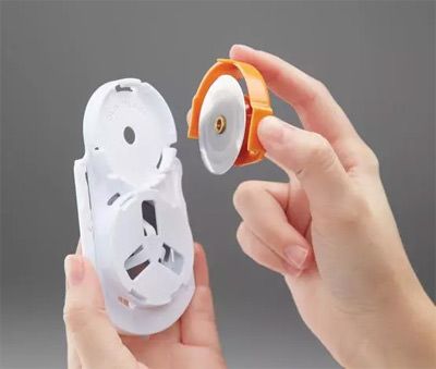 Fiskars Easy Blade Change Tool with Titanium Blades Fiskars Easy Blade Change Tool with Titanium Blades