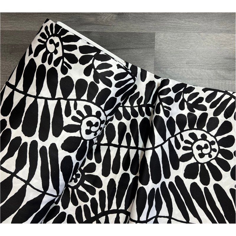 Kaffe Fassett Collective Quilt Back: Fronds, Black (per 1/4 metre)