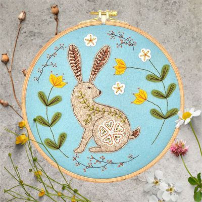 Large 19cm Applique Hoop Kit: Wild Hare